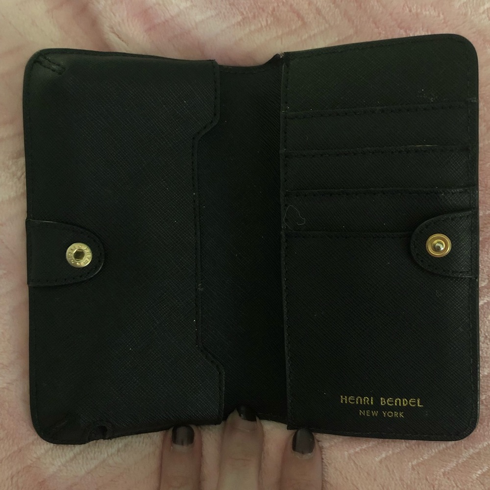 Henri Bendel wallet